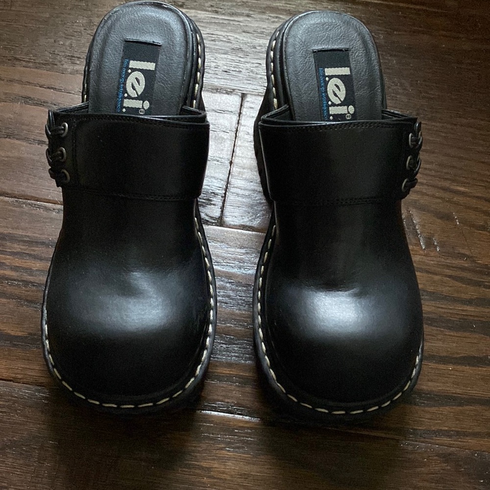 Vintage 90s LEI Grunge Chunky Platform Lug Sole Mules Heels Backless Boots